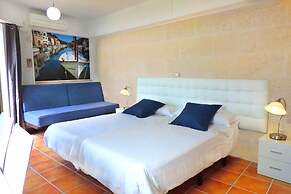 Marblau Hostal
