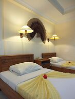 Palm Beach Hotel Bali