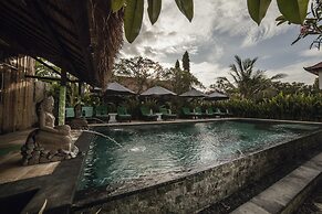 Man's Cottages and Spa