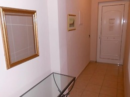 Lambrinos Suites