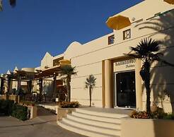 Lambrinos Suites
