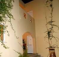 Lambrinos Suites