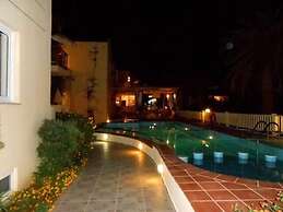 Lambrinos Suites