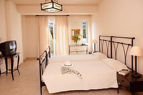 Lambrinos Suites