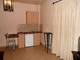 Lambrinos Suites