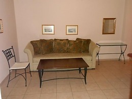 Lambrinos Suites