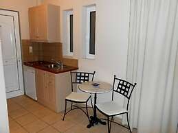 Lambrinos Suites