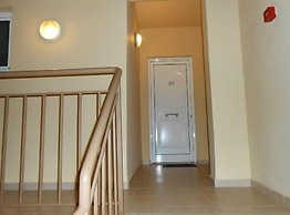 Lambrinos Suites