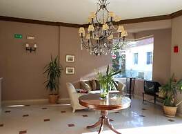 Lambrinos Suites