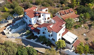 Drymna Hotel