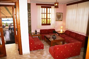 Drymna Hotel