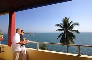 Losari Beach Inn