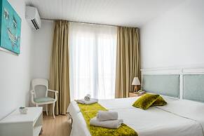 Nirikos Hotel