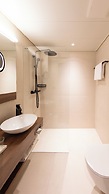 HOTEL illuster - Urban & Local