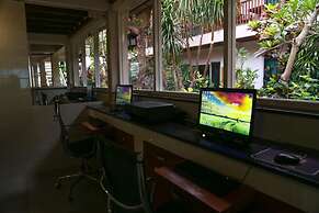 Aquarius Beach Hotel