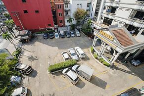 Boss Hotel