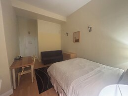 Kaisar Guest House