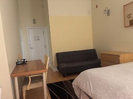 Kaisar Guest House