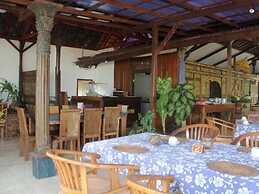Gazebo Beach Hotel