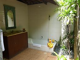 Gazebo Beach Hotel