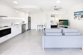Noosa River Palms