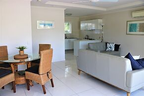 Noosa River Palms