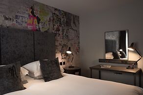 Malmaison Reading