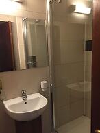 Adelphi Hotel