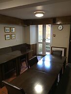 Adelphi Hotel