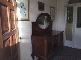 Adelphi Hotel
