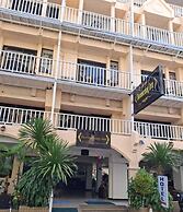 Boomerang Inn