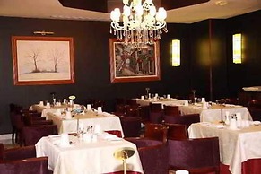 Oasis Hotel