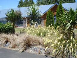 The Peaks Motor Inn