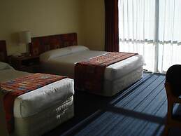 The Peaks Motor Inn