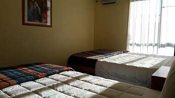 The Peaks Motor Inn