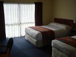 The Peaks Motor Inn