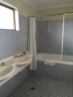 Abcot Inn
