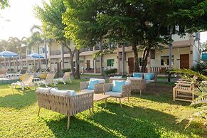 The Green Beach Resort