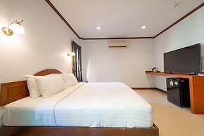 The Green Beach Resort