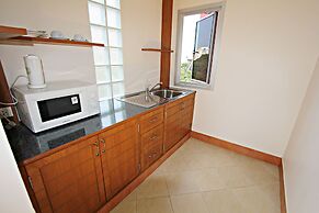 Lek Villa