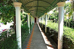 Lek Villa