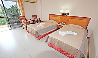 Lek Villa