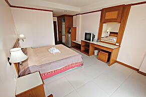 Lek Villa