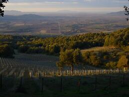 Valdonica Winery & Vineyard Residence