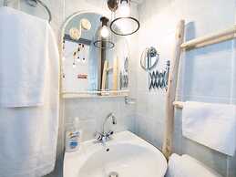 Evi Rooms