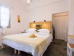 Evi Rooms
