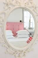 Evi Rooms