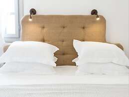 Evi Rooms