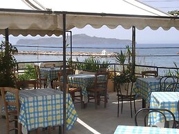 Akasti Hotel