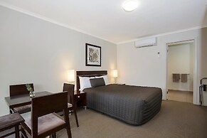 Elm Tree Motel